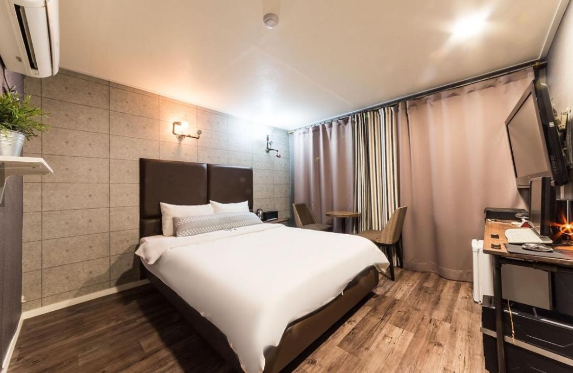 71 Street Motel Suwon Extérieur photo